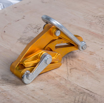 خرید کلیمپ آلیومینیومی برای هدایت کننده های 25 تا 70 میلی متر مربع با بار نامی 7 KN online manufacture