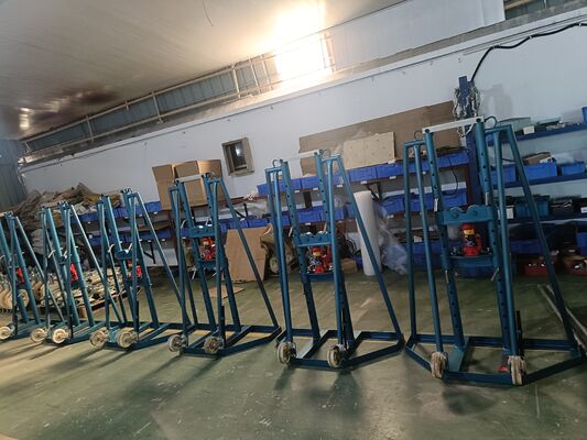 پایه جک قرقره کابل هیدرولیک 5 تنی با قاب فولادی با استحکام بالا و طراحی ارتفاع قابل تنظیم برای بلند کردن قرقره کابل خطوط برق سنگین